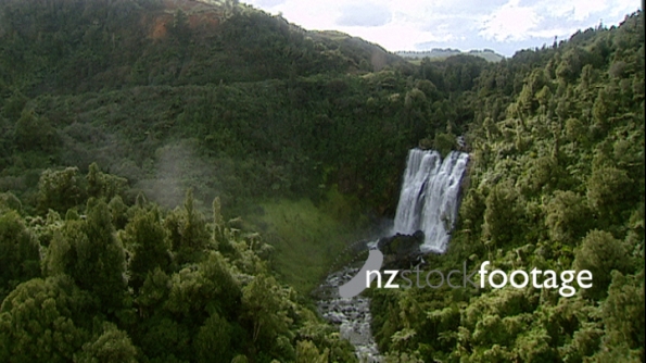 Waterfall Aerial Waikato 1 2814